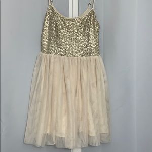 Stunning sequin/mesh dress!👑👗✨